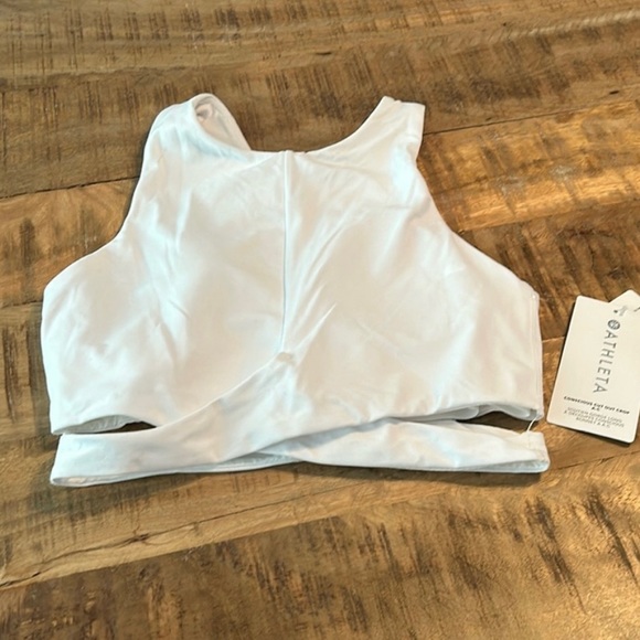 NEW Athleta Conscious Cut Out Crop Top Crossover Sports Bra D-DD Cups in White - Picture 5 of 10